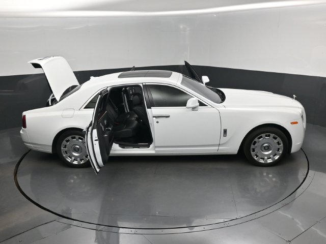Used 2013 Rolls-Royce Ghost RWD image 18