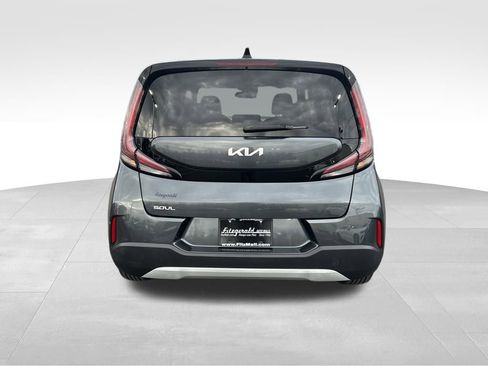 Used 2023 Kia Soul LX image 6