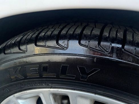 Used 2018 Ford Focus Titanium w/ Titanium Technology Package image 3