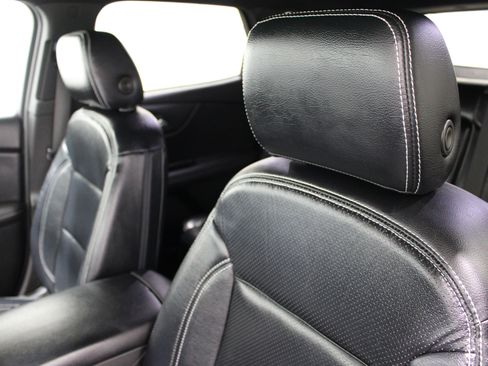 Used 2023 Chevrolet Blazer RS w/ Enhanced Convenience Package FWD image 4