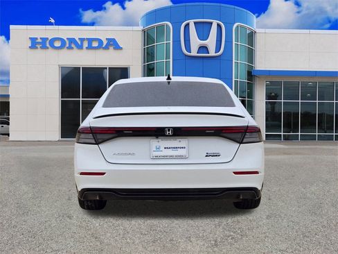 Used 2023 Honda Accord Sport image 4