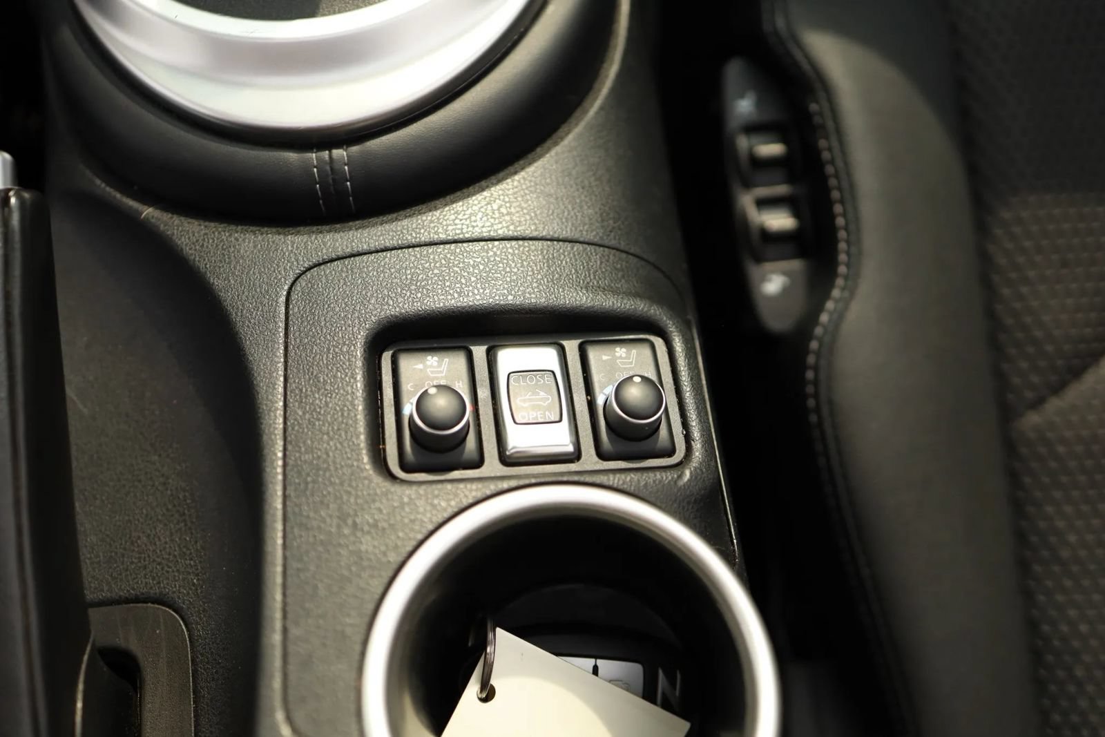 Used 2019 Nissan 370Z Touring RWD image 28