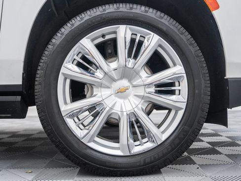 Used 2024 Chevrolet Tahoe High Country AWD/4WD image 20