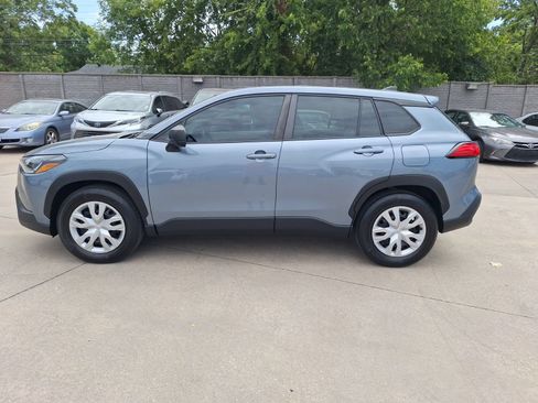 Used 2023 Toyota Corolla Cross L FWD image 3