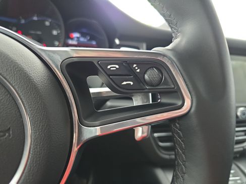 Used 2020 Porsche Macan AWD/4WD image 18