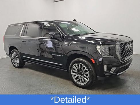 Used 2023 GMC Yukon XL Denali Ultimate AWD/4WD image 2