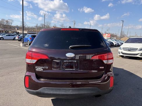 Used 2015 Kia Sorento LX image 9