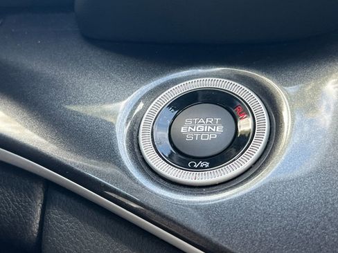 Used 2021 Jeep Grand Cherokee L Laredo image 23