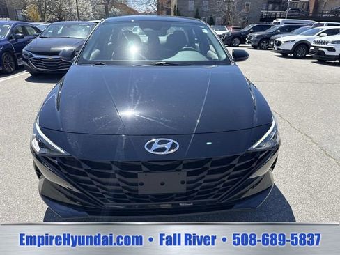 Certified 2023 Hyundai Elantra SEL FWD image 9