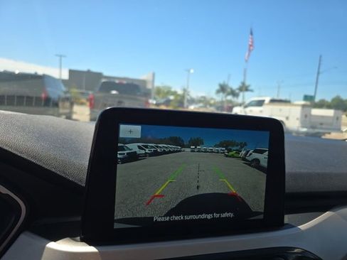 Certified 2022 Ford Escape SE w/ SE Sport Appearance Package image 16