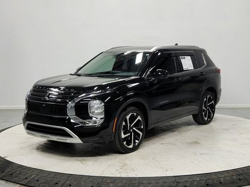 Used 2024 Mitsubishi Outlander SEL image 3