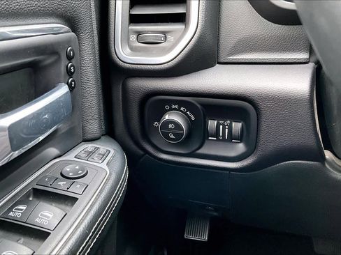 Used 2024 RAM 2500 Laramie w/ Night Edition AWD/4WD image 33