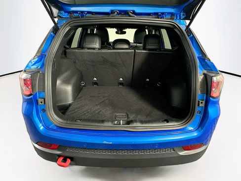 Used 2025 Jeep Compass Trailhawk AWD/4WD image 29
