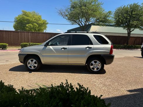 Used 2007 Kia Sportage LX image 8