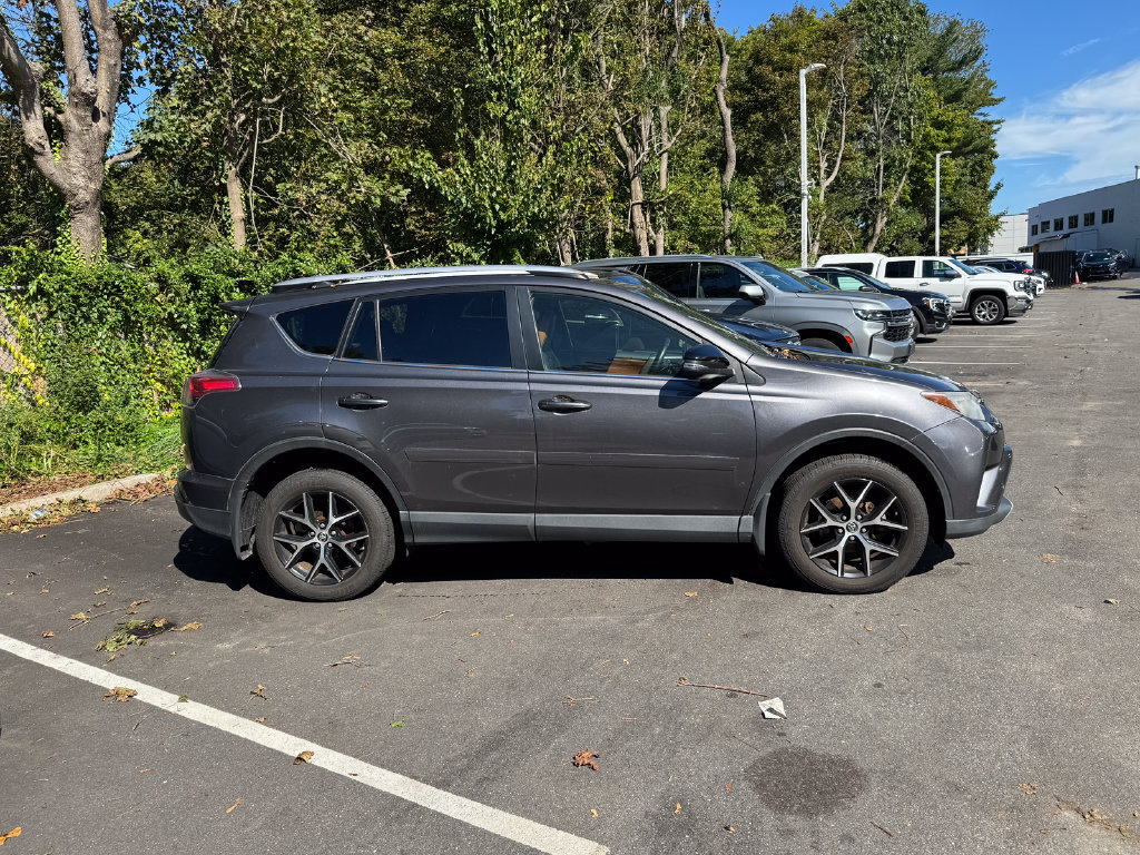 Used 2016 Toyota RAV4 SE AWD/4WD image 3