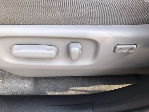 Used 2006 Toyota RAV4 Limited AWD/4WD image 15