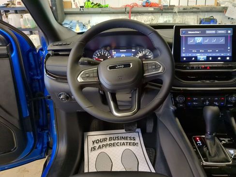 New 2026 Jeep Compass Latitude image 14