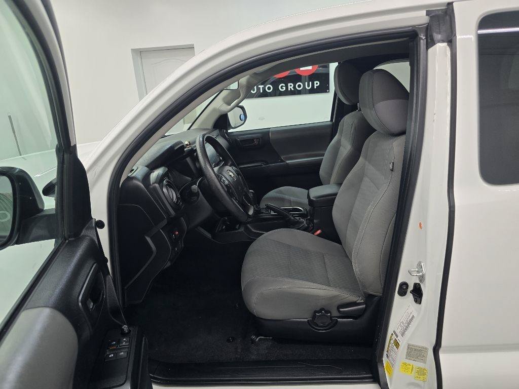 Used 2022 Toyota Tacoma SR RWD image 12