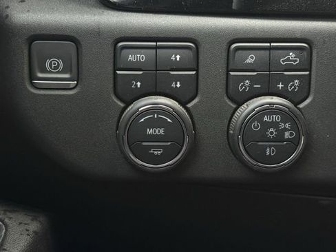 Used 2023 Chevrolet Silverado 1500 LTZ image 26