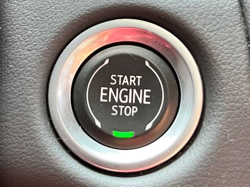 Used 2021 Chevrolet Tahoe Premier w/ Premium Package RWD image 12