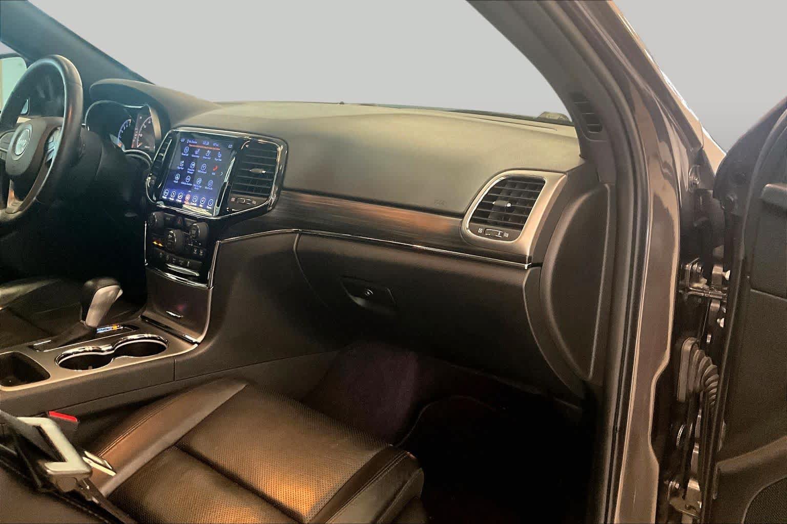 Used 2019 Jeep Grand Cherokee Limited w/ Luxury Group II RWD image 17