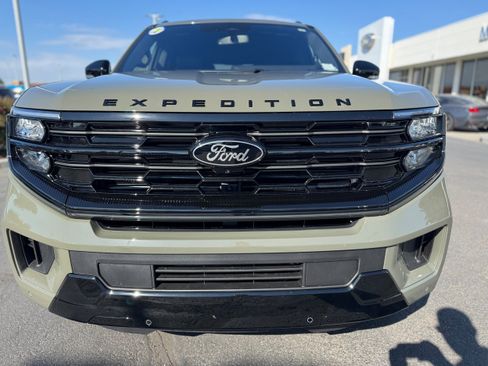 New 2025 Ford Expedition Platinum w/ Stealth Performance Package image 9
