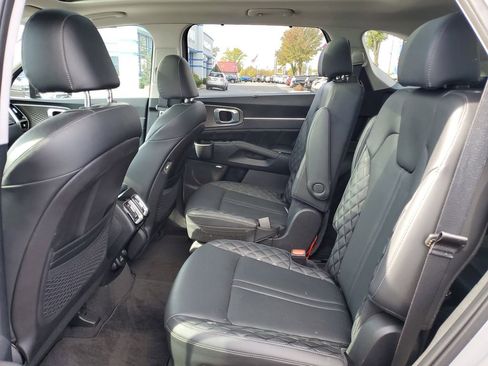 Used 2023 Kia Sorento SX image 30
