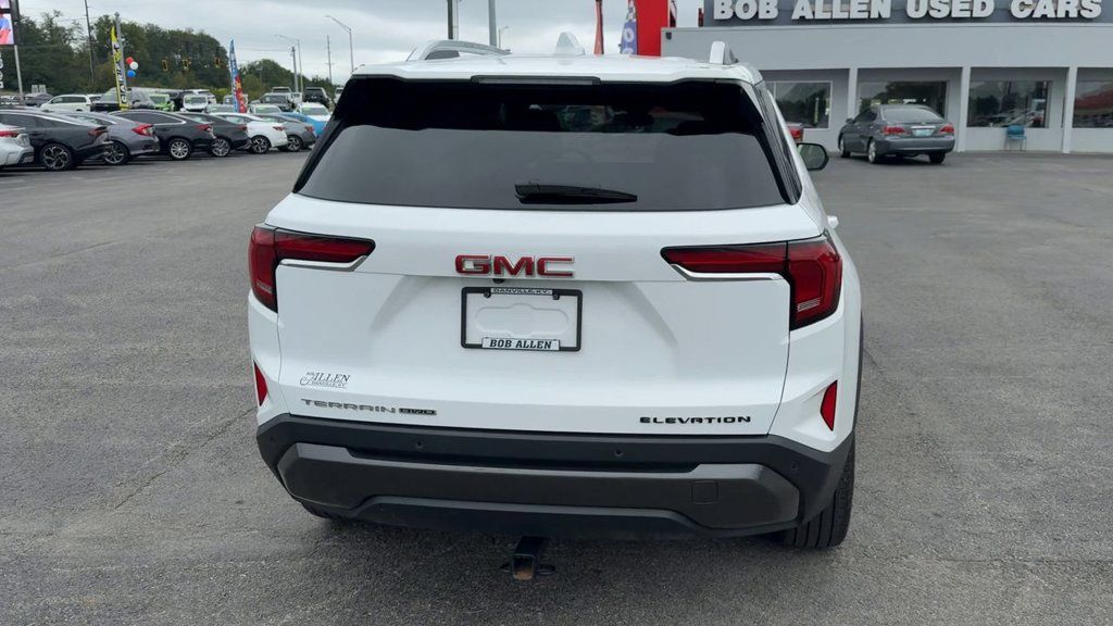 Used 2025 GMC Terrain Elevation w/ Elevation Premium Package AWD/4WD image 6