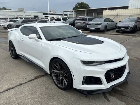 Used 2023 Chevrolet Camaro ZL1 RWD image 11