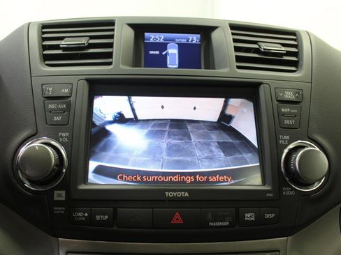 Used 2012 Toyota Highlander SE w/ Tow Pkg AWD/4WD image 15
