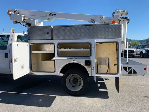 Used 2013 Ford F450 XL w/ Snow Plow Prep Pkg image 24