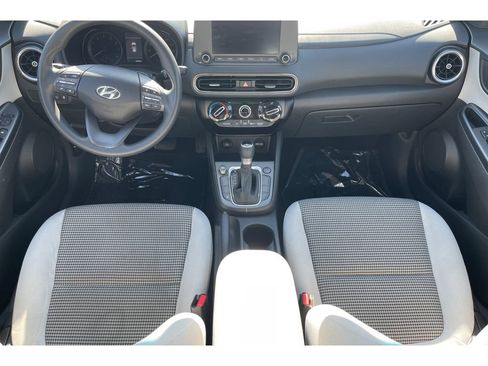Used 2022 Hyundai Kona SE image 15
