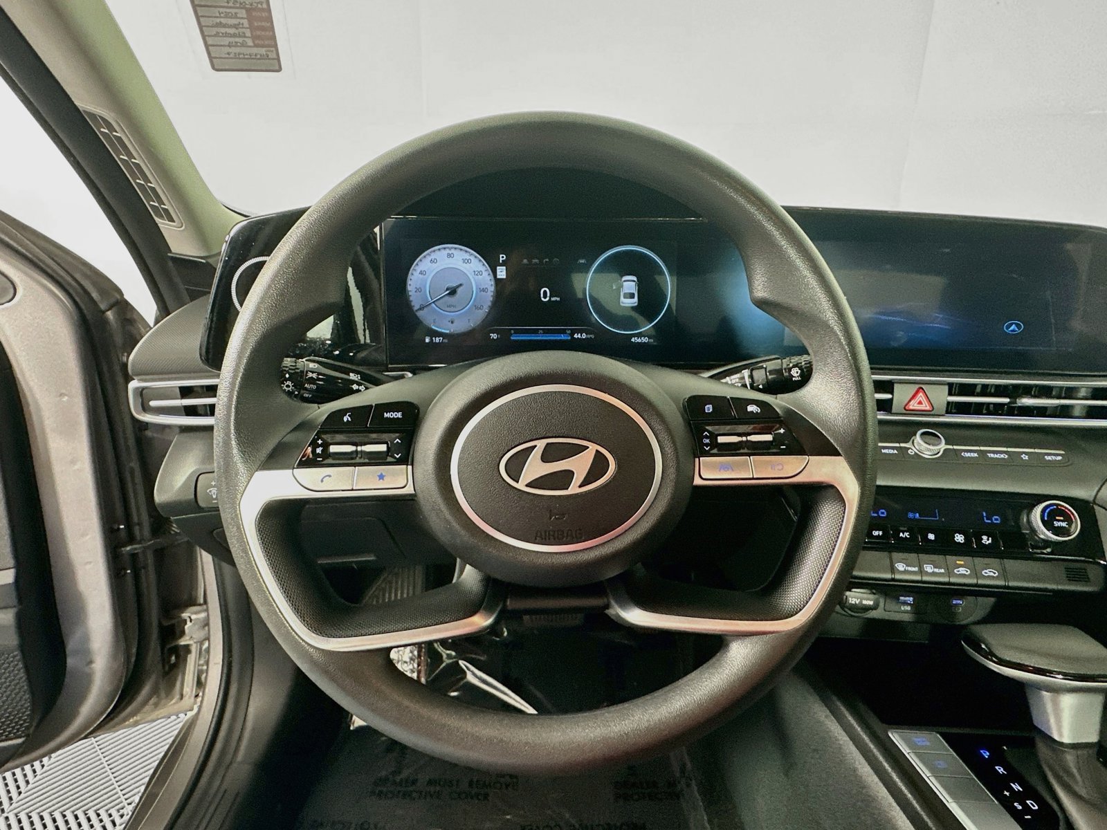 Used 2024 Hyundai Elantra SEL FWD image 12