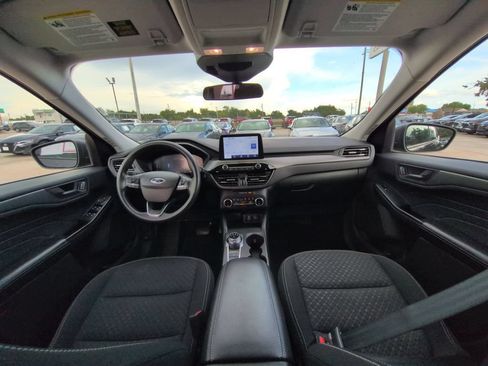 Used 2025 Ford Escape Active AWD/4WD image 25