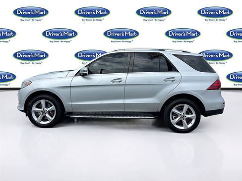 Used 2019 Mercedes-Benz GLE 400 4MATIC w/ Premium 1 Package image 4