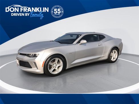 Used 2018 Chevrolet Camaro LT image 1