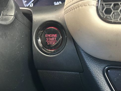 Certified 2023 Honda HR-V LX image 33