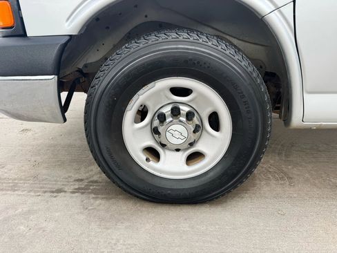 Used 2016 Chevrolet Express 3500 LT w/ LT Preferred Equipment Group image 18