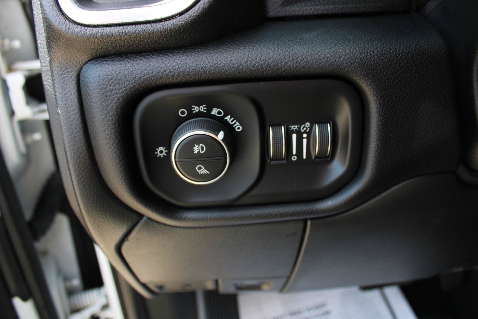 Used 2024 RAM 2500 Laramie w/ Safety Group AWD/4WD image 13