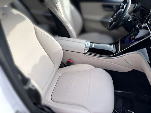 New 2025 Mercedes-Benz C 300 4MATIC Sedan image 24
