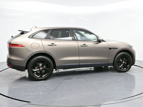 Used 2017 Jaguar F-PACE Premium image 8