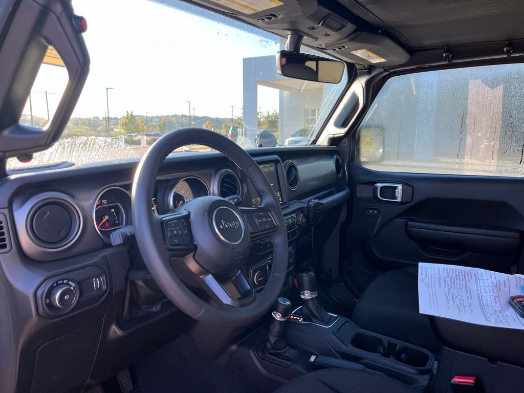 Used 2023 Jeep Wrangler Unlimited Sport AWD/4WD image 6