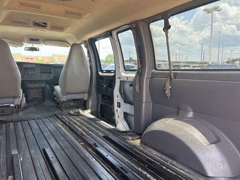Used 2016 Chevrolet Express 2500 LS image 8