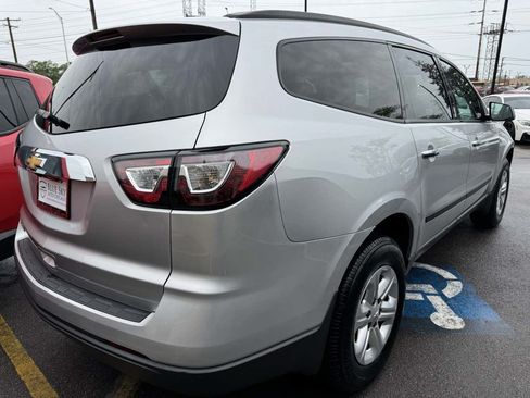 Used 2017 Chevrolet Traverse LS FWD image 5