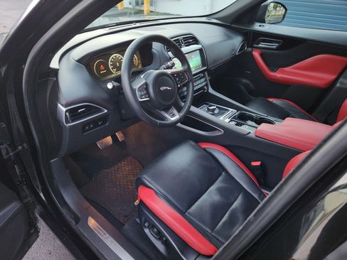 Used 2017 Jaguar F-PACE S image 6