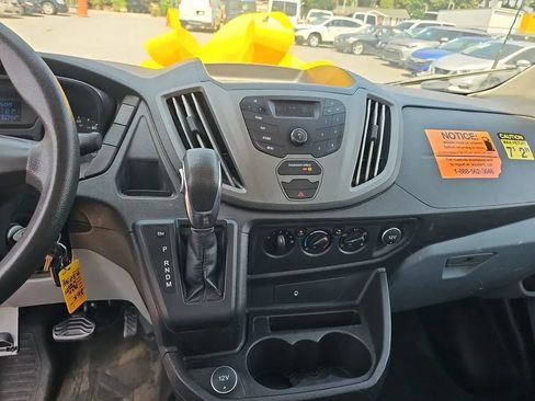 Used 2018 Ford Transit 250 138 RWD image 17
