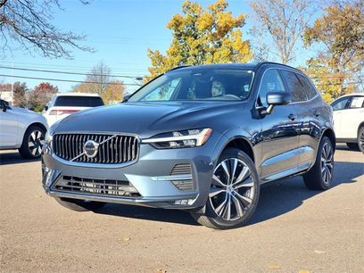 Certified 2022 Volvo XC60 B5 Momentum