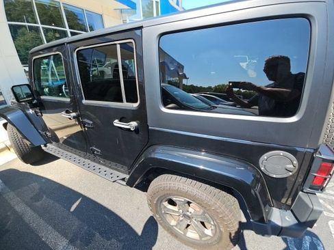 Used 2018 Jeep Wrangler Unlimited Sport AWD/4WD image 1