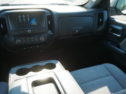 Used 2018 Chevrolet Silverado 1500 Custom w/ Custom Value Package AWD/4WD image 11