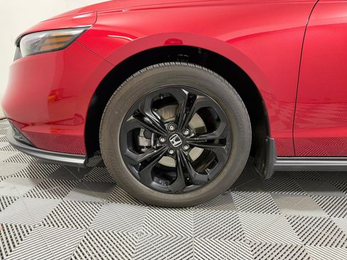 Certified 2025 Honda Accord SE image 9